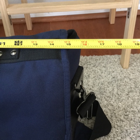 Perry Ellis Computer/ Work bag - Picture 12 of 13